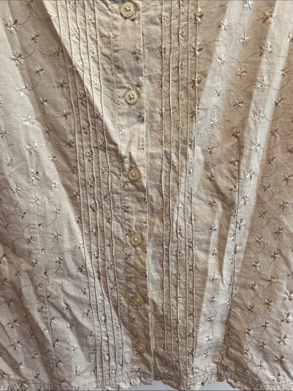 Vintage Faded Glory Cream Embroidered Sleeveless Button-Up Top - Picture 3 of 7